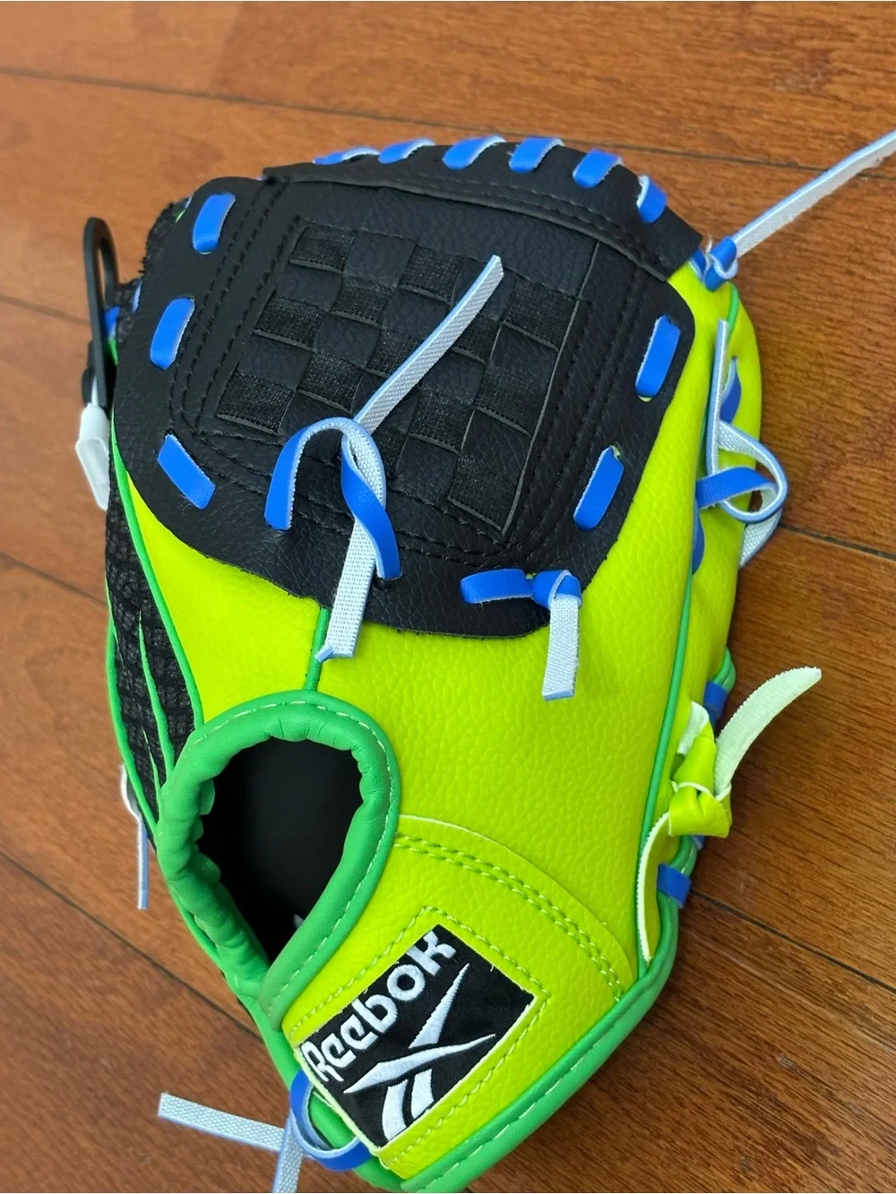 Reebok Baseball Glove Size 9” for Beginner Right Hand Throw Ball no foam ball